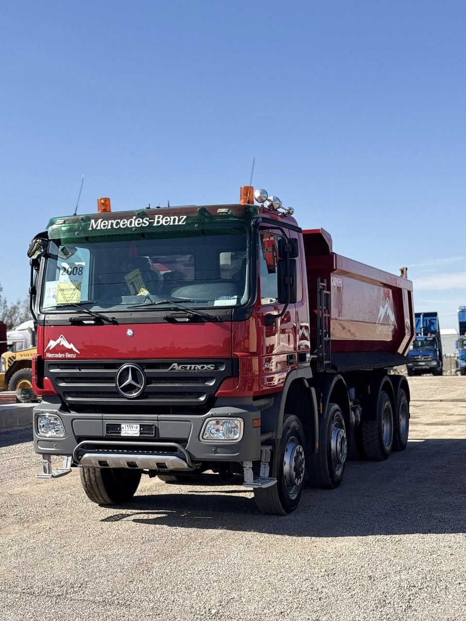 معرض مهدي اربيل
نوع : مارسيدس اكتروس قلاب
موديل : 2008 معلاي 2018
حجم :4144
ألون : احمر 
مواصفات: مارسيدس اكتروس بيلادي قلاب فور ويل فول موسفات مجموع جيف شيال كلج بنز قمار أم دوسه بودي بيلادي جديد جديد 
گير : توماتيك كلج 8 نمر
 العنوان : اربيل  قوشتب تريق كركوك  معرض مهدي اربيل 
***********
***********
