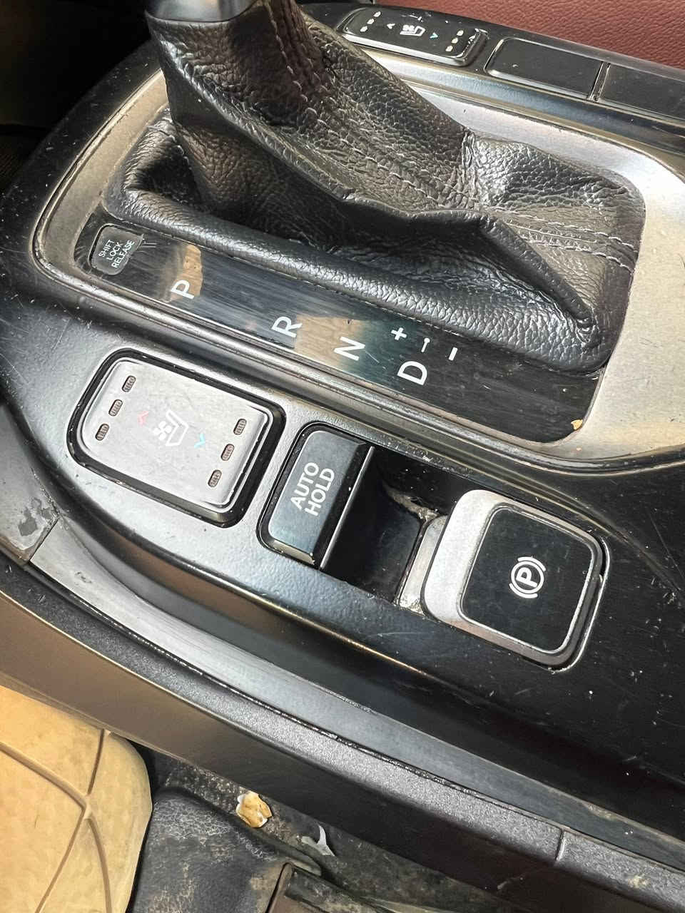 السلام عليكم للبيع سنتافيا خليجي رقم بغداد بأسمي
فول 1/1 كويتي ومعروفه مواصفات الكويتي مديل 2013

بانوراما

بصمة تشغيل 

بصمة ابواب  

سايد بريك بصمه

كشنات جلد قرميدي

كشنات تدفئه وتبريد

كشنات كهربائي

كشن خزن ميموري

مكينة 6 / 3300

حساس اماي وخلفي 

مري قلاي عند الرجوع بك

سبعه راكب 

فول تحكم

شاشة كبيره

بلوتوث و AUX

دخول ذكي 

بردات ابواب جانبيه

AUTO  HOLD

السعر 155

السياره مكفوله كفاله عامه عدا بارد بسيط

تفاصيل اكثر اتصل ***********
