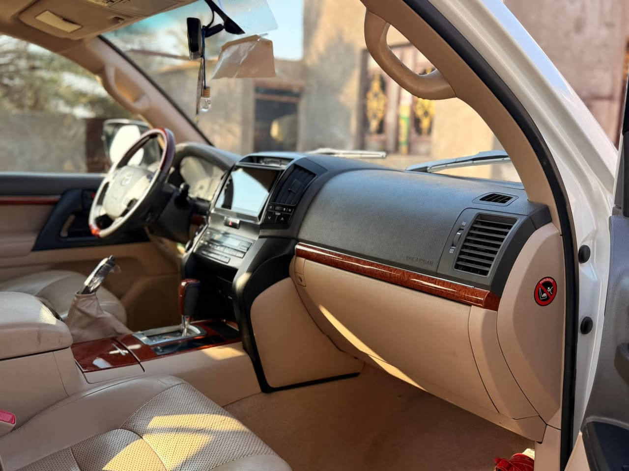 الاندكروز  موديل ١٣بريم كفاله عامه ٨سلندر ٤٧٠٠ مراوس بيكم عالي تماتيك***********
