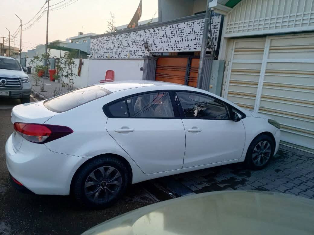 السلام عليكم سيراتو 17 كفاله من الصبغ والتبديل والضربه فقط بارد بسيط اخوان مكينه كير كفاله
ويل كب السياره مثبت سرعه كامره خلفيه مانع انزلاق اشاري بالمري 
محرك 1600 رقم اربيل تريد تحويل تريد وكاله السياره 
مكان السياره النجف الاشرف 
***********
السعر 137
