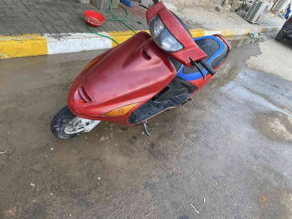 سلام عليكم دراجه البيع 
ب250وبيه مجال مكان الدوانيه حي الفرات 
رقم. ‭ ‭٠٧٨٥ ٦٢٤ ٤٨٠٧‬
