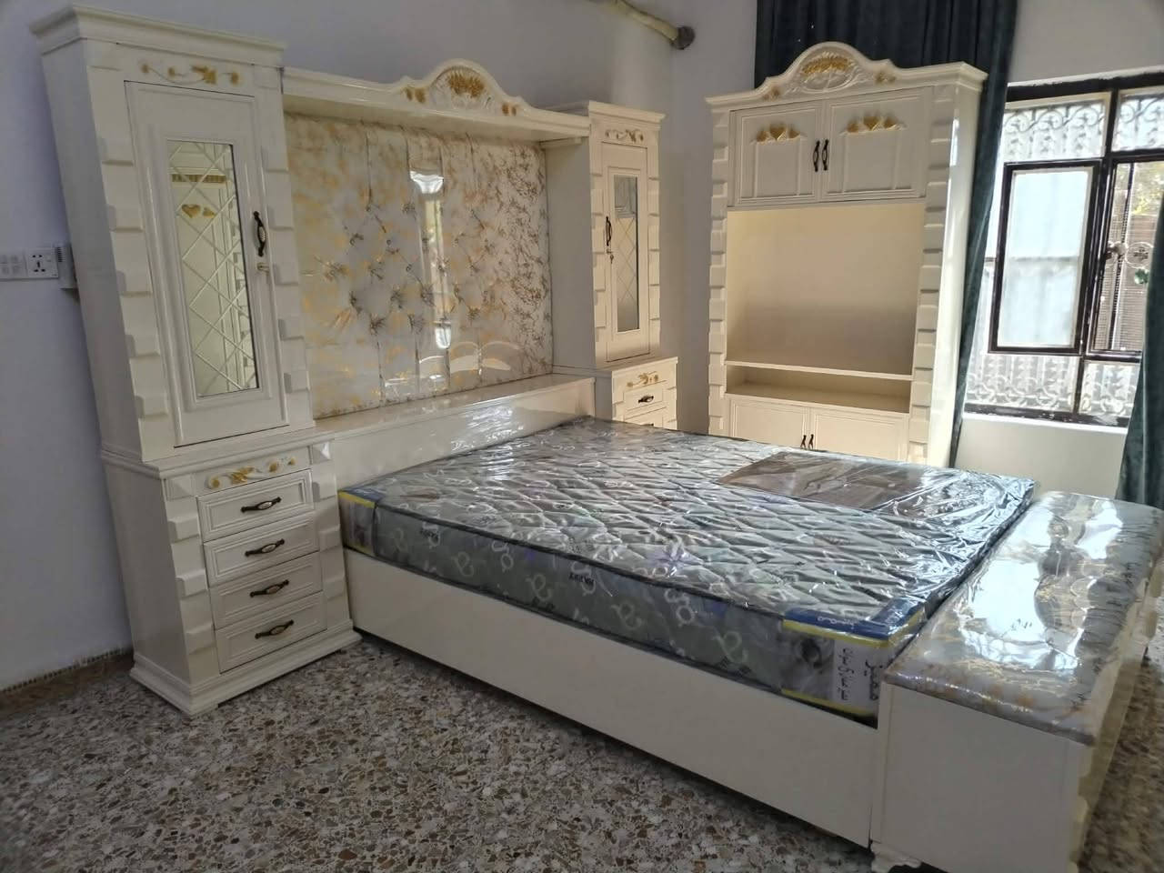 غرف نوم باللون الأبيض 🤍
موديلات عصرية وشغل درجة أولى
🛏 غرف نوم تزكام
🔹 شغل عراقي بإتقان عالي
🔹 دزاين تركي أنيق
🎨 صبغ حراري ثابت 
✔️ جودة عالية
✔️ تشطيب فخم وأنيق
📞 للاستفسار والتواصل: راسلونا
🚚 خدمة توصيل متوفرة إلى كافة المحافظات


**إذا كنت صاحب هذا الإعلان وتريد حذفه لأي سبب، رجاءا أرسل رسالة إلى الدعم الفني**