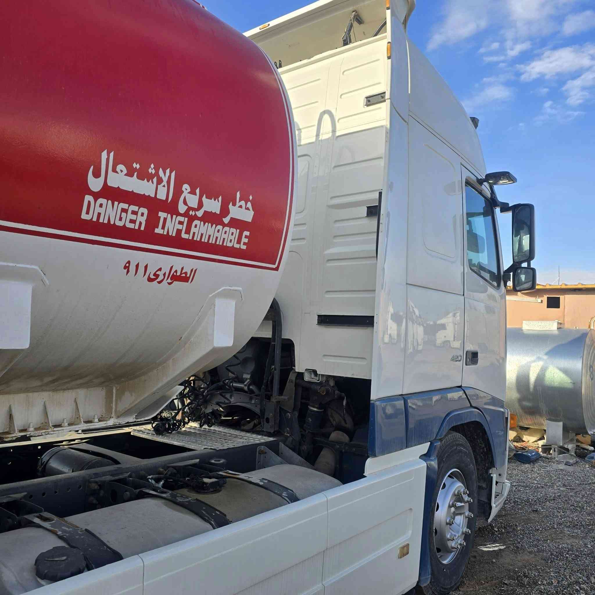 الفو موديل ٢٠٠٥ صنوية جيدين ٢٠٣١ تنكر  مربوت علي مكان سيارة جمجمال سعري ***********/***********
