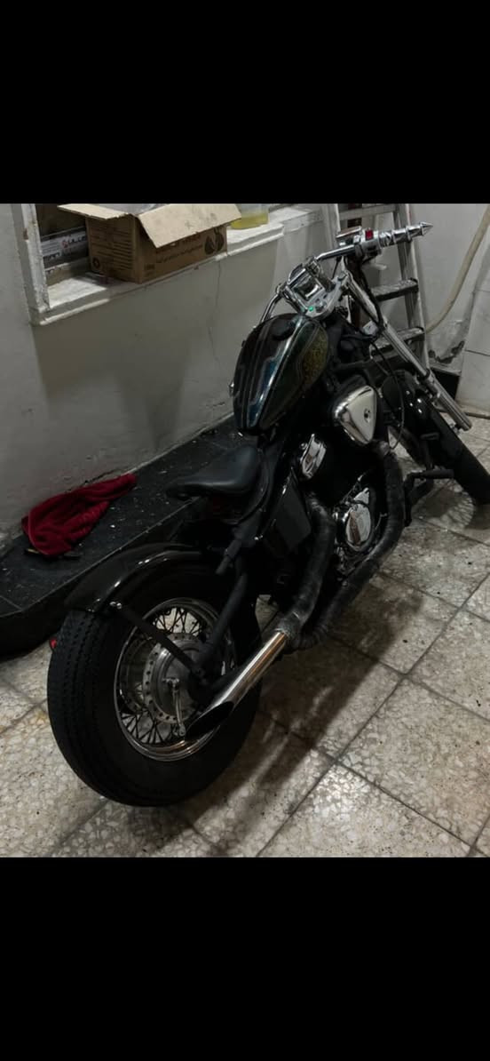 السلام عليكم هارلي هوندا ببر موديل 1994
محرك 400cc عليهة صالنصات رياضي وصوت طرب 
للبيع 
تواصل فقط اتصال 
اتصال : ***********
واتساب : ***********
