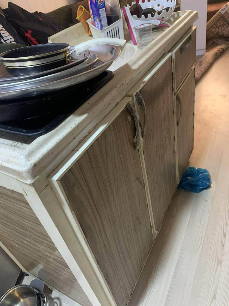 ئه م سنگ وكه نته ره هه لواسينه م هه يه بوفروشتن زور تازه يه موادى ساراى ئه سل نرخى ١٧٥ وتوزيك معامله سليمانى السليمانية, العراق


**إذا كنت صاحب هذا الإعلان وتريد حذفه لأي سبب، رجاءا أرسل رسالة إلى الدعم الفني**