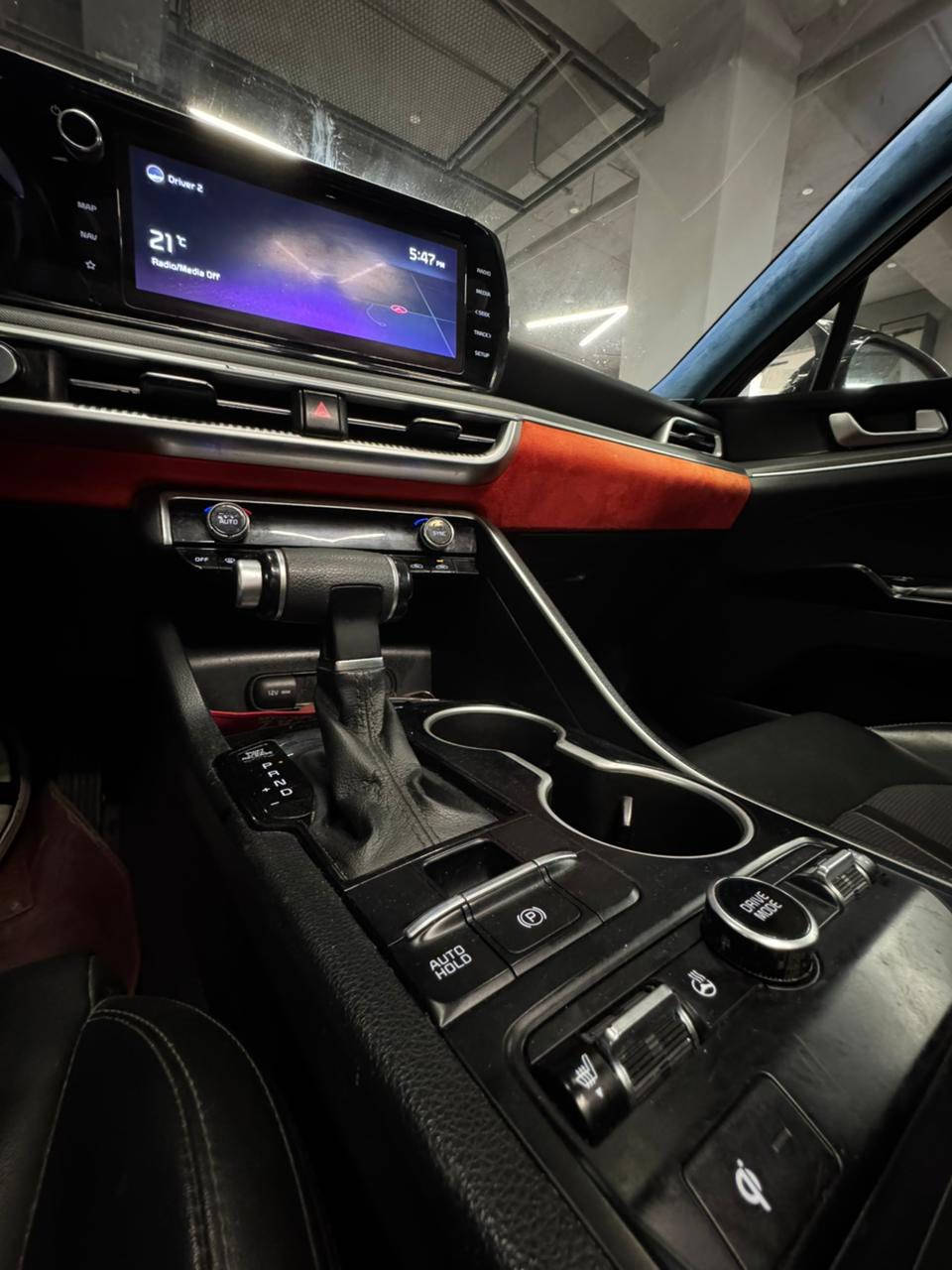 السلام عليكم
كيا 2022 K5 GTLINE لون ازرق فول مواصفات واحد على واحد
رقم اربيل باسم شركه
السياره حادثه دعاميه وبارد بالبندحسب صور الموضحه ايرباك دركه وراجع سستم

المواصفات GT LINE فول 1/1. 

1- بصمة ابواب + تشغيل عن بعد. 

2- شاشة حجم كبير  

3- رادار امامي وجانبي وخلفي و بريك طوارئ وحساسات خلفيه. 

4- هاندبريك بصمة +ميموري كشن + تبريد وتدفئه كشنات وتدفئه استيرن + كشنات الاماميه كهرباااء.+شحن واير ليس. 

5- صندوق ذكي يفتح عند الاقتراب

6- بك لايت لد

7- ويل كب  كروم

8- تبريد شاشة منفصل+ قطعتين تبريد. 

10- سياقة الكترونية + تحديد مسار.  

12-  نظام الترحيب الصوتي + الشاشات. 

14- 5 وضعيات قيادة بل ماوس 

15-اوتو هولد للتوقف الالكتروني بل ازدحام. 

16- محرك 1600 turbo 

17-كامرة خلفيه

ملاحضة هاي السيارة تعتبر اعلى فئة 

183  بيهة مجال بسيط حك الجيه

مكاني البصره ***********
