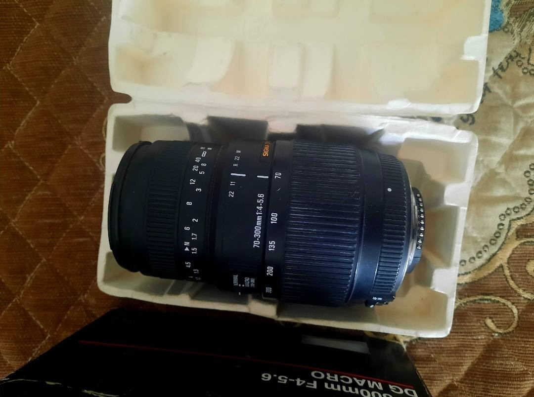 سلام عليكم
كامرة نيكون 810
فول فريم
مواصفات
 وحش تصوير 
غنية عن تعريف 
كامل ملحقات 
عدسه 70.300 اخت جديدة 
شاحنه 
بطاريه عدد 2
احزام كتف
رام 32 
جنطه حجم صغير 

مكان بغداد 
ما عندي توصيل 
سعر خاص


**إذا كنت صاحب هذا الإعلان وتريد حذفه لأي سبب، رجاءا أرسل رسالة إلى الدعم الفني**