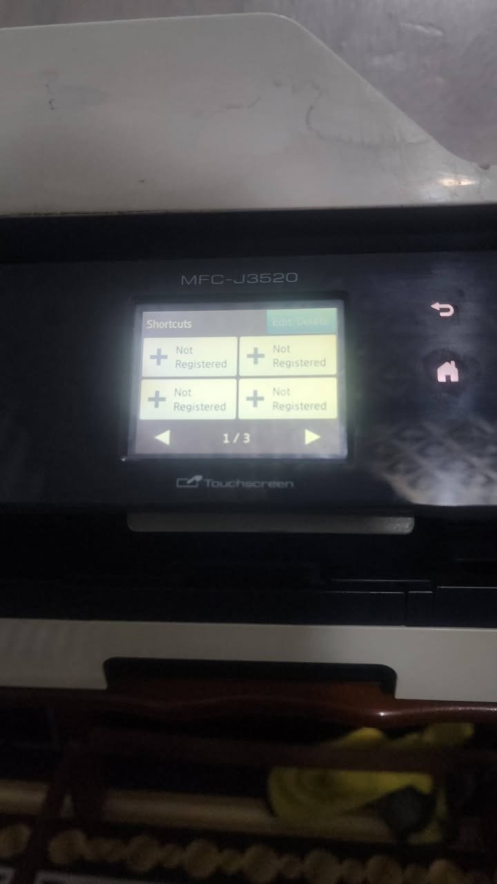 السلام عليكم 

للبيع طابعة Brother MFC-J3520 أصلية
A3 / A4
4 وظائف: طباعة + سكنر + تصوير + فاكس
تدعم Wi-Fi / USB / LAN
شاشة لمس + ساحب أوراق ADF + طباعة وجهين
مناسبة للمكتب والطباعة الكبيرة
مكاني بغداد الدوره السعر 300 الف وبيها مجال بسيط ما مستعمله هواي جانت متروكه وهسه رجعت  طبيعي 
استفسار اكثر الرقم ***********
