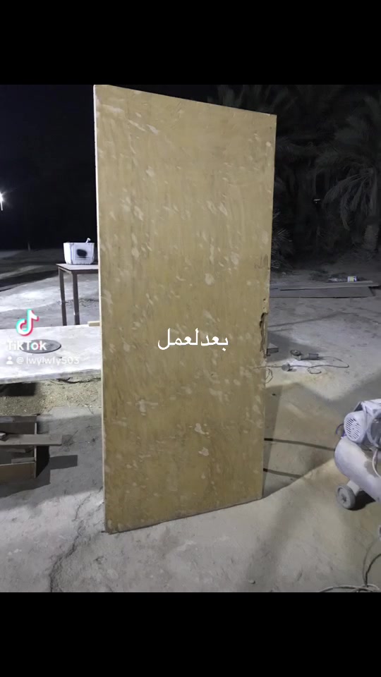 تصليح ابواب لخشب وعاده صبغ حسب رغبت زبون تجديدكافت لغرف ول ابواب وكناتير وميوزه تصليح بشغل درجه اوله ويوجدشغل جديد مكان سماوه المجد مراسله اوتصال ***********
