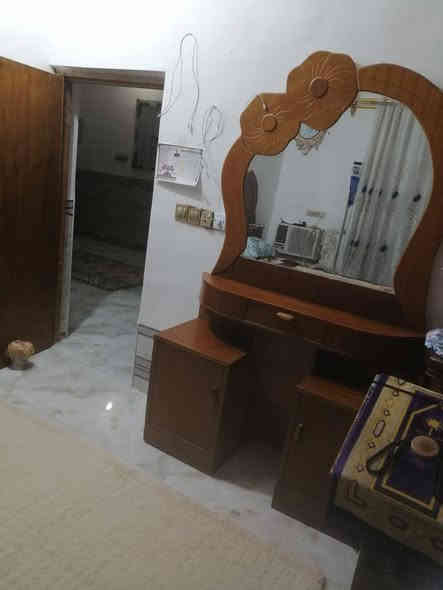 غرفة نوم نظيفه للبيع السعر ٦٠٠ وبيه مجال بسيط مكانه بابل سدة الهنديه خلف مستودع النفط للاستفسار الاتصال على الرقم الموجود.   ***********
