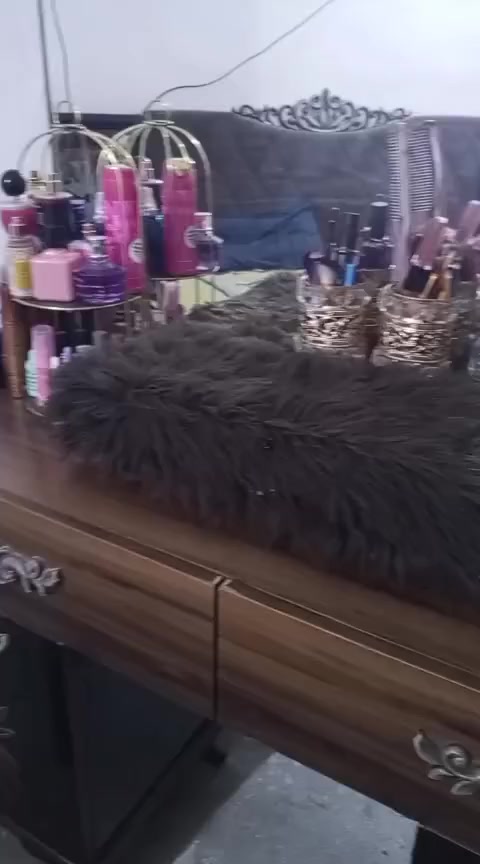 غرفه 6 قطع سعر 250 الف اي استفسار رقم ***********
