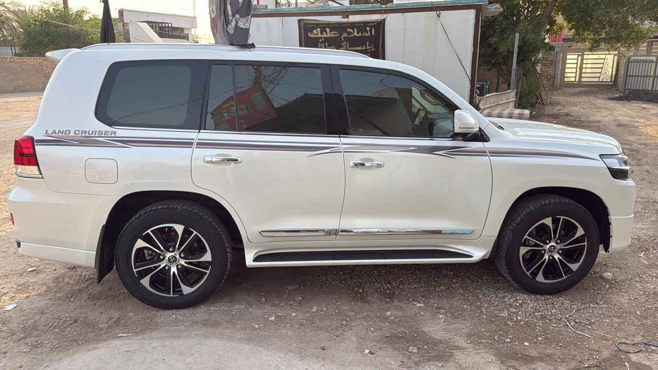 للبيع
لاندكروز 2021 بريم اصل 
فول مواصفات كفالة عامة 
ماشية ١٤ الف اصل ( زيرو )
رقم السيارة // بغداد 
مكان السيارة // بابل 
***********
