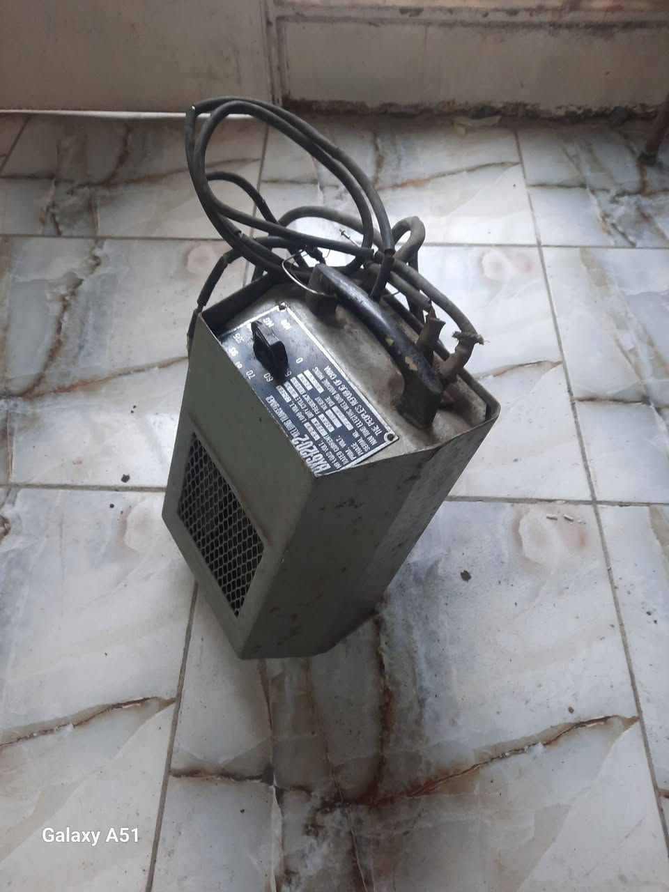 سلام عليكم  دريل ثابت او مكينه لحيم او كوسره ثابته او سندان شغالات العنوان بغداد رقم الهاتف ***********
