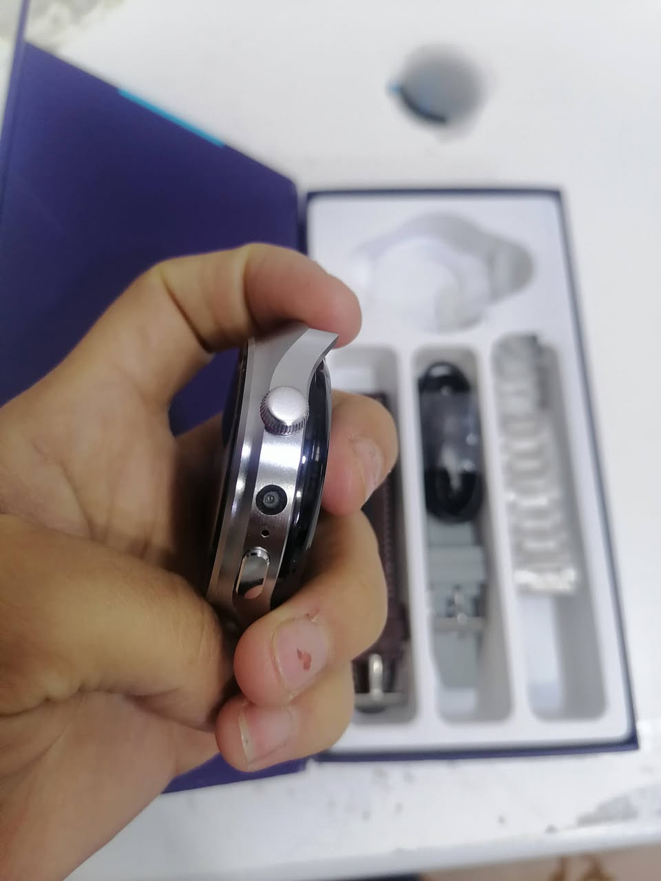 السلام عليكم ساعه ام الكامرة وسيم كارت كامرة امامية وكامرة جانبيه وبيها كل التطبيقات واتساب انستا فيس ومن ضمنها جات جي بي تي السعر 80 الف وبيها مجال بسيط مكاني سيديه ***********
