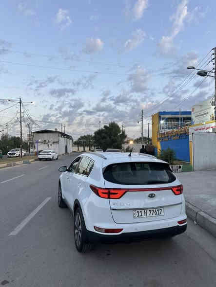 السلام عليكم 
اقره التفاصيل قبل لا تتصل⚠️
كيا سبورتج 2019 خليجي
نص فول
داخل حمصي
جلد ومخمل
تبريد بيانو
تبريد قطعتين
يدات نيكل
ويلكب 19
زراك لايت
لايت زنون
محرك 2000 دوش
مري شفط
اشاير مري
وبعد بيها موصفات
بيها بارد بلجنطه وصبغ دعاميه خلفية
3 سونارات بلمنشور موجودات بيها⚠️❗️
بسمي تحويل ثاني يوم
السعر 184 وبيها مجال كلش بسيط حك الجية
***********
