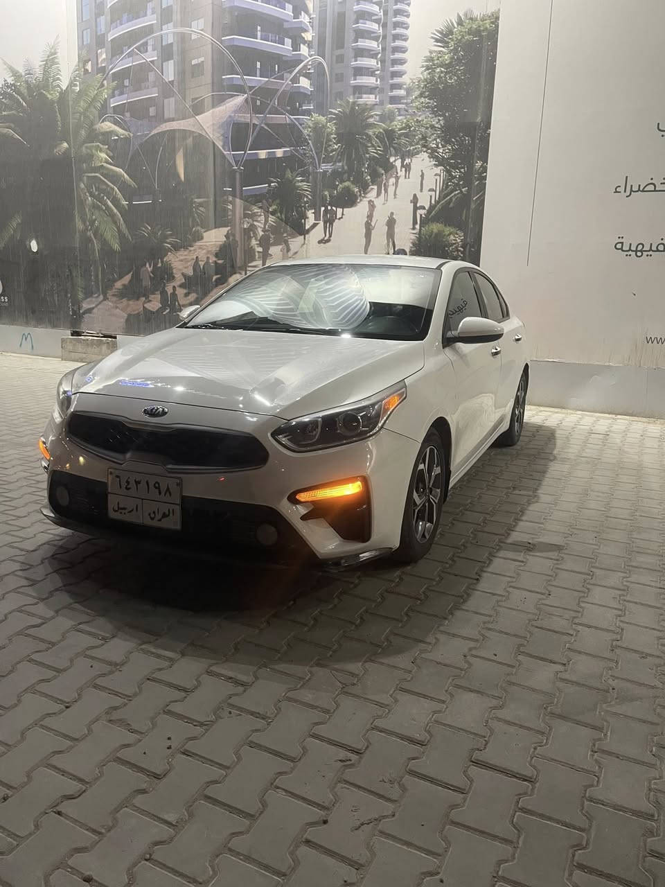 السلام عليكم
كيا فورتي 2020 للبيع رقم أربيل 
السيارة وارد امريكي 
حادث السيارة  بأمريكا باب السايق والجاملغ الخلف السايق ورقم الشاصي موجود بالصور 
وبالعراق حادث دراجة بالمازدة العكس السايق وتكيل صغير بالجاملغ 
السيارة  فول ما عدا الفتحة والبصمة نظيفة ونصبتها حلوة والسيارة تبريدها ثلج وباتري وصدر كلة جديد ما بيها اي نقص
ممشى السيارة 48 الف ميل
مكان السيارة بغداد - الكرخ 
للاستفسار الاتصال على الرقم  ***********
متواجد على الواتساب فقط
