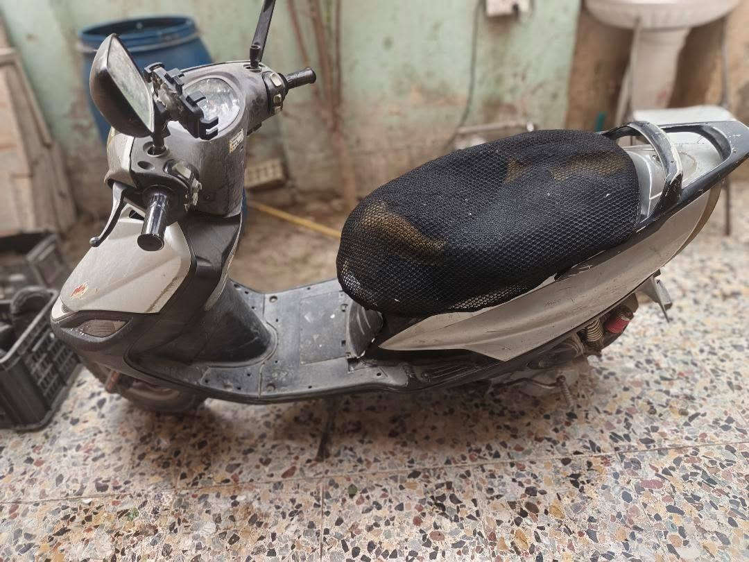 سلام عليكم دراجة ماكس 140 كاملة كهربائيات بيهة بس دكم مال اشاير و العالي و ناصي يحتاجن تبديل و تحتاج كلجات الباقي كلة شغل عنوان البياع سعر 225


**إذا كنت صاحب هذا الإعلان وتريد حذفه لأي سبب، رجاءا أرسل رسالة إلى الدعم الفني**