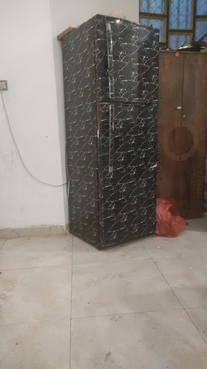 غراض للبيع كلشي وسعره تواصل واتس ***********
