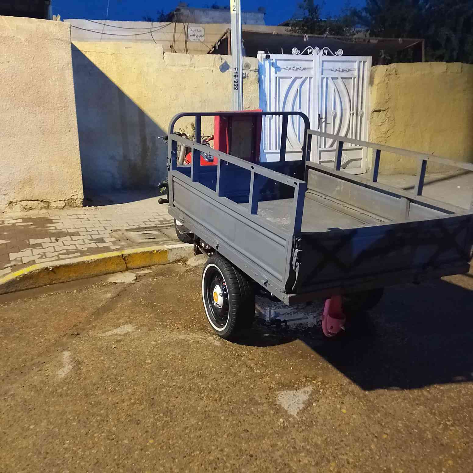 سلام عليكم ستوتة ام تيار موديل 2012 لون احمر شاصي كفالة عامة
ستوتة خير من الله اوراق سعر 1600 وبيهة مجال قليل 
رقم ***********
