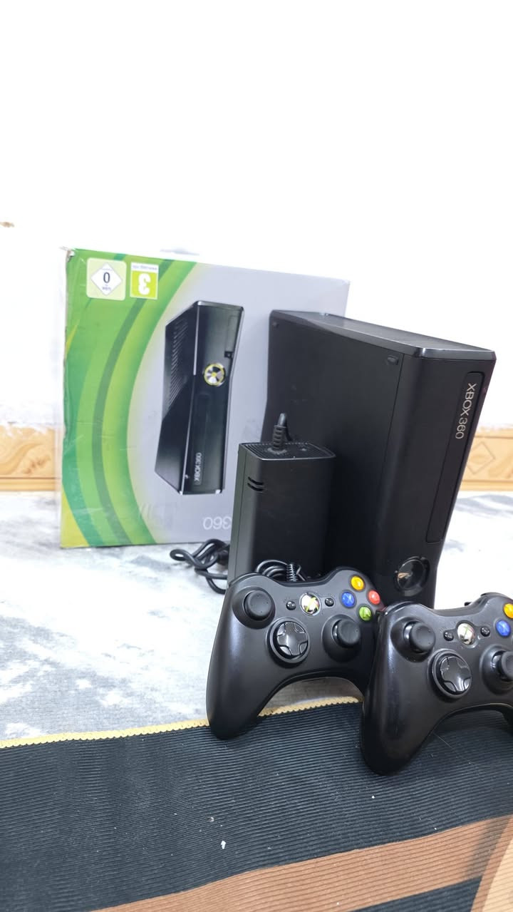 اكس بوكس 360مهكر حيل حيل نظيف يحتوي على 92لعبة ويحتوي على 2جوستك وكارتون وغراضه كلة بلادي شرط الفحص السعر 125وبي مجال للطيبين توصيل جميع المحافظات متوفر ***********
