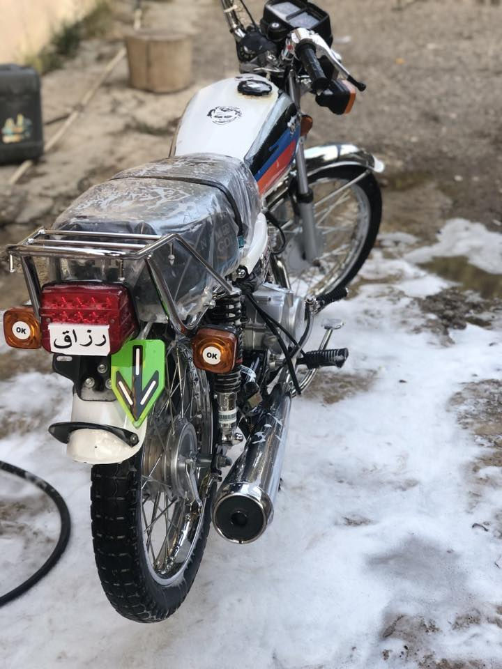 السلام عليكم.                                                                      دراجة نامة امتياز ٣ احرف طبق الاصل شلامجة اصلي 
موديل ٢٥
محرك مكفول من اي فتح 
الدراجة كفالة عامة من التاير للتاير 
صالنة نجمة ام البوشة اصلي 
سويج شلامجة 
دشبول شبيه الشلامجة 
دراجة خير من الله 
اوراق كاملة 
للمراوس حسب القناعة 
مكان ديالى بعقوبة بهرز 
اي سؤال اتفضل خاص


**إذا كنت صاحب هذا الإعلان وتريد حذفه لأي سبب، رجاءا أرسل رسالة إلى الدعم الفني**