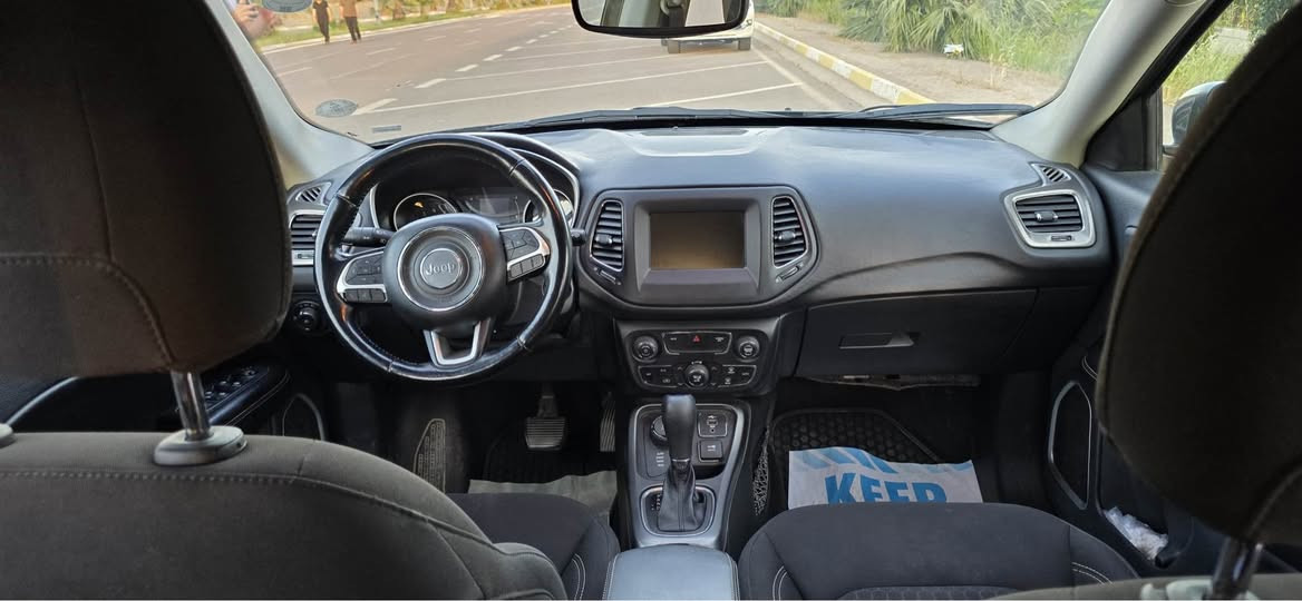 السلام علیکم
 
 jeep compass جێب کۆمپاس 2021
 trailhawk مواصەفات
دەبڵ ئەکسل و دەبڵ گێڕە 
ئەوتۆ ستارت ستۆپ مۆد
تراکشن مۆد 
چوار مۆدی لێخوڕینی هەیە
(auto , snow , sand , mud)
دوو پارچەی بۆیاغە چامرغی سەکن و بستەک دەرگا
زۆر توند و تۆڵە و یەک دینار مەسرەفی نییە بەناوی خۆمە و خۆم ڕەقەمم کردووە یەک دەسته 
انشاللە دەبێتە قسمەتی ئەوەی حەزی لێیەتی نرخی 142 وەڕەقە و معامەلە
*********** كويسينجاك, أربيل
