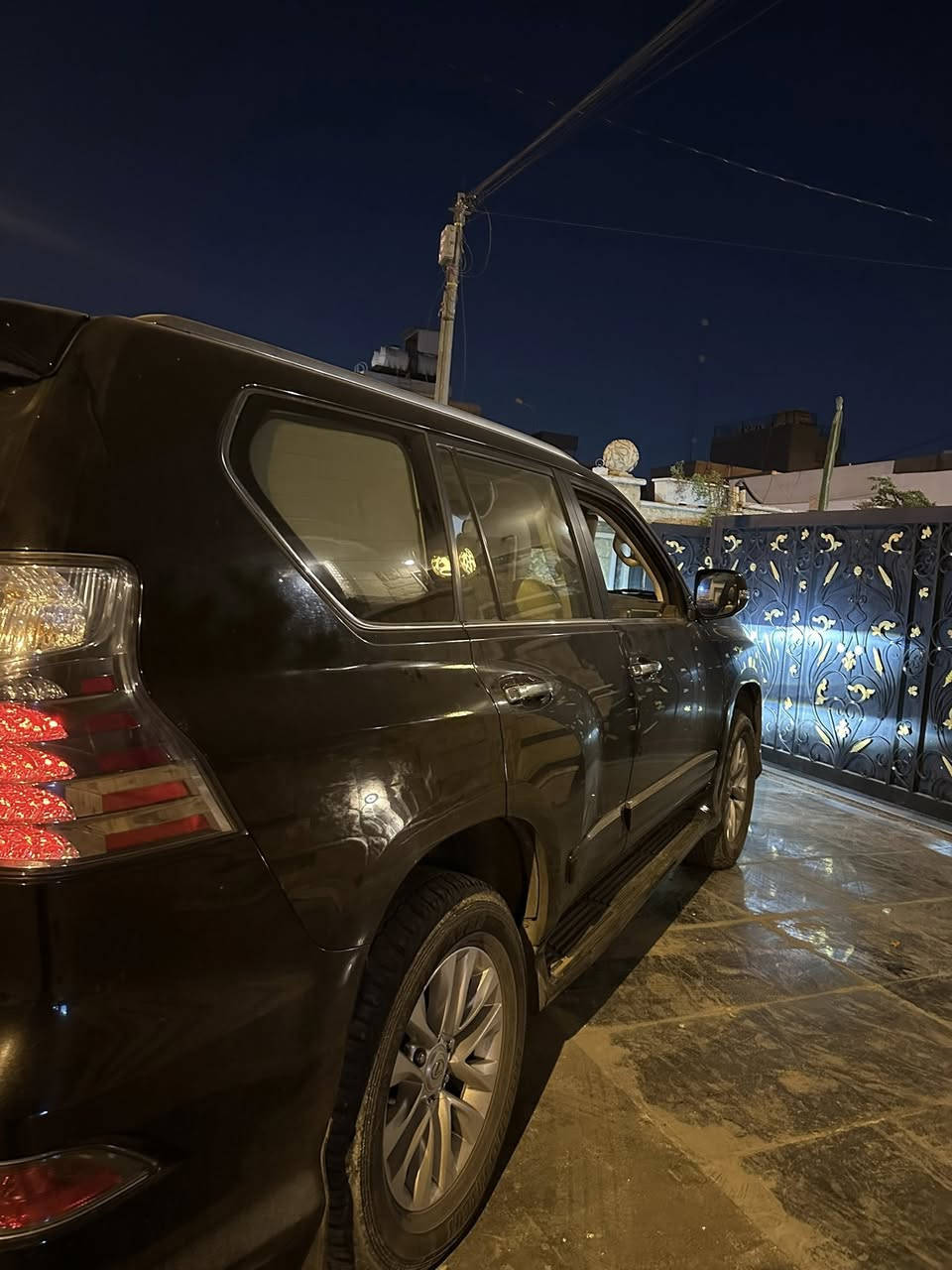 السلام عليكم 
لكزس gx460 موديل 2016
خليجي مكفوله كفاله عامه
8 سلندر المحرك المرغوب
اعلى مواصفات
كامرات 360 جكات هيدروليك
زراكات لايت
5 مقاعد تدفئه تبريد
3 شاشات 
رقم اربيل الجديد
ماشيه 39000 كيلو متر حقيقي
استخدام بيت قليل
***********
