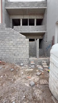 بناء طابقين • ١٢٥م • كمپ دوميز