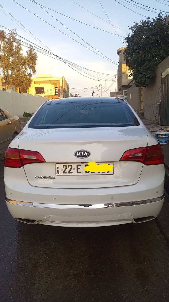 السلام عليكم للبيع كيا كادنزا 2011 سياره فول مواصفات خليجي حساسات كامره خلفيه ترحيب كشنات كهرباء خزن 120 ادك جرس وضعيات الكشن ستيرن كهرباء بانوراما طكتين سياره فول محرك شرط مامفتوح سياره كفاله ماعده بارد بجاملغ فقط رقم اربيل شرط تحويل  السعر 135 وبيها مجال حك جيه *********** يوجد واتساب
