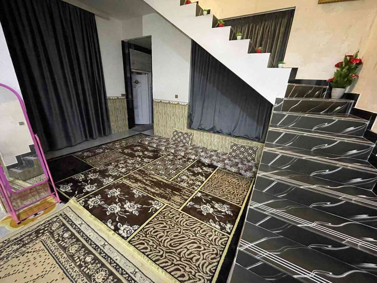 ⛔ للبيع بيت ٢٠٠ متر الجغيفي الثانية قرب جامع الذكر الحكيم يم أسواق ايمن منطقه تبليط
⛔ جنس العقار طابو زراعي ملك صرف
⛔ الوجة ١٠ ونزال ٢٠
⛔ محتوى البيت مطبخ حار وبارد صاله كبيره غرفة حمام و تواليت منفصلات مناور ٢ استقبال وصحيات خارجيه وكراج واسع وحديقة
السعر ١٠٥ مليون
للاستفسار الاتصال على الرقم
***********
***********
