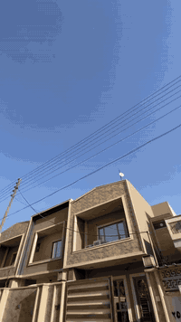 دار للبيع حي العربي قرب جامع الذاكرين المساحه 200 متر واجهه 7 مكون من طابقين 
الطابق الاول : مطبخ + هول داخلي + موزع + حمامات+ غرفتين نوم
الطابق الثاني : 4 غرف نوم __ 2 من الغرف سويد. 
للاستفسار اكثر مراجعة مكتب تَرف للاستثمار العقاري 
او الاتصال 
*********** م.محمد 
*********** كرم
