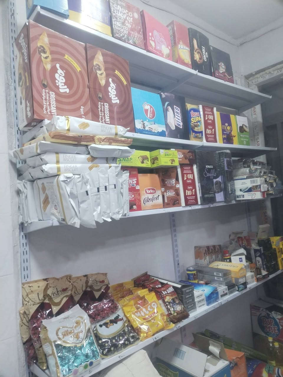 سلام عليكم أسواق للبيع بس المسواك البرادات الرفوف شلع ابيع ع جرد برادات عامودي ٣ براد أفقي ٣ مجمدة جديدة ١ رف تعليك ١١ متر ورف وسط ٣ متر مكاني ديالئ بعقوبة الرحمه شارع المستوصف *********** الاتصال ع رقم  بدون زحمه ابيع شلع الغراض كاملة
