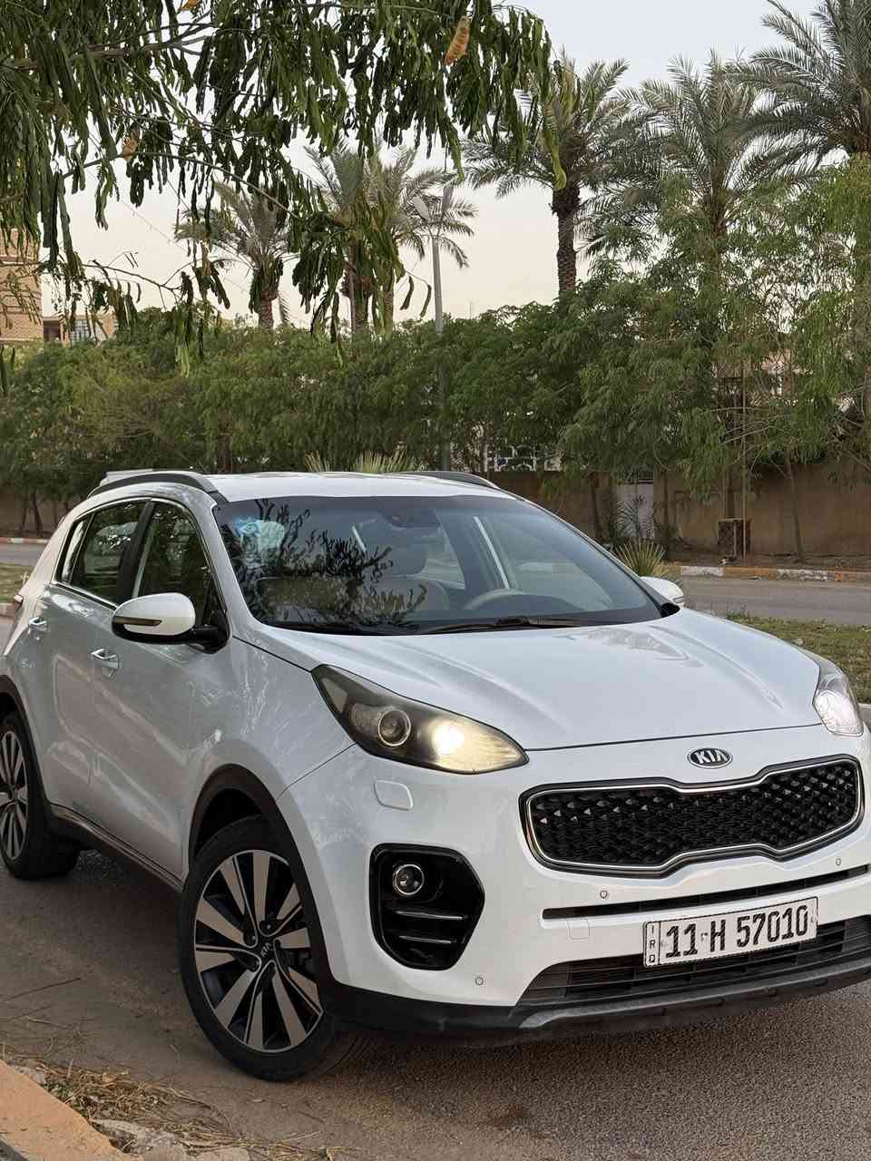 السلام عليكم للبيع سبورتج 2019 خليجي
رقم بغداد مشروع وطني ب اسمي تحويل ثاني يوم سنوية صالحة ل غاية 2030 كاملة السيارة للاخير من بوليش و تبريد و تايرات و صدر و باتري كلة جديد محرك 2000 دوش كير و محرك مكفولات 

سعر السيارة : 185 و بي مجال بسيط جداً ⚠️

المواصفات : 
- كشنات جلد و مخمل 
- حساسات امامية و خلفية 
- كامرة 
- مرايات قلاب 
- مانع انزلاق 
- نظام نزول منحدرات
- ثلاث وضعيات قيادة ( ECO - NORMAL - SPORT )
- تبريد بيانو و منفصل 
- مثبت سرعة 
- شاشة اعطال 

مكفولة من الضربة و الصبغ و المعجون السيارة بيهة بارد بالهلال مال جاملغ الخلفي 

- للتواصل رقم الهاتف 📞
***********
*********** 

- مكان السيارة : بغداد / المحمودية - حي الموظفين 📍
