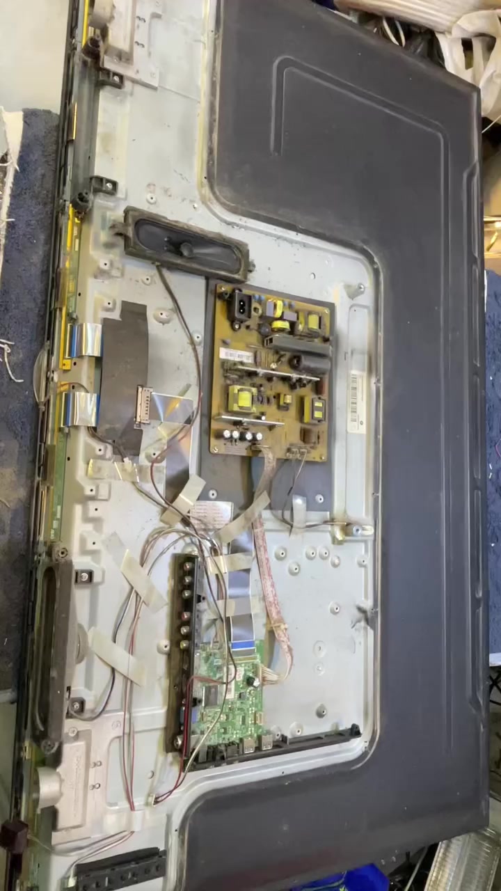 تصايح كافة أنواع وأحجام البلازمات مع ضمان صيانة
عندك شاشه بيهة مشكله فقط اتصل بي 😉
💥عندك شاشة عاطله  مهندس حسين هو الحل☝🏻
أرخص سعر وأعلى جودة
ومن غير ما تتعب 
ادزلك سيارة تستلم الشاشة وترجعهاألك بعد التصليح
وأسال على الأسعار قبل ما ترجعلنا... أو اني أجيك للبيت حسب الاعطال
.. الحل عندي ... نذكر بعض الاعطال 👇 
عندك شاشه شغاله صوت بس مابيهة صوره 
عندك شاشه واكفه على اللمبه الحمراء أو على الاسم بدون اقلاع .📺
عندك شاشه متشتغل  نهائي 📺.
عندك شاشه الوانها مو مظبوطه .
عندك شاشه صوتها مو واضح او فاصله صوت .📺
شاشتك عاطله متعرف شبيها  🤔الحل مع حسين 🥰
شاشتك وديتهة  للشركه ورفضوها  اني اسويها الك 😘
يتوفر لدي أحدث معدات واجهزة الصيانة 
وموبس هاي ننطيك ضمان ونشدلك قطع غيار اصليه بأفضل الاسعار
يلا شمنتظر عزيزي , عزيزتي 😊 /اتصلو  او راسلو الصفحه او وتساب ع الرقم  /***********
مـــلاحظه :- الشاشه المكسوره تصلح للي يسئل عليها ولكن تصليحها مكلف يكون فرق عن الجديد شي قليل
