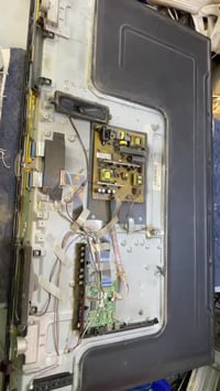 تصايح كافة أنواع وأحجام البلازمات مع ضمان صيانة عندك شاشه بيهة مشكله ف...