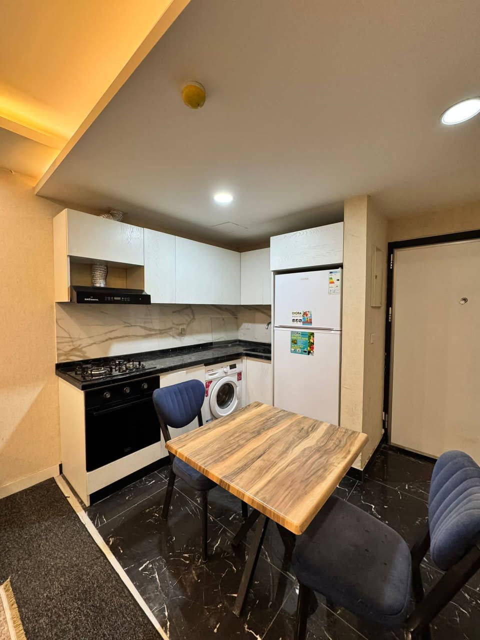 #للإيجار
مجمع mnw شارع 40 كولان 
#شقة 1+1 غرفة وصالة مؤثث 
#أربيل

للمزيد من المعلومات التواصل على الرقم :
***********

https://wa.me/9647728258220
