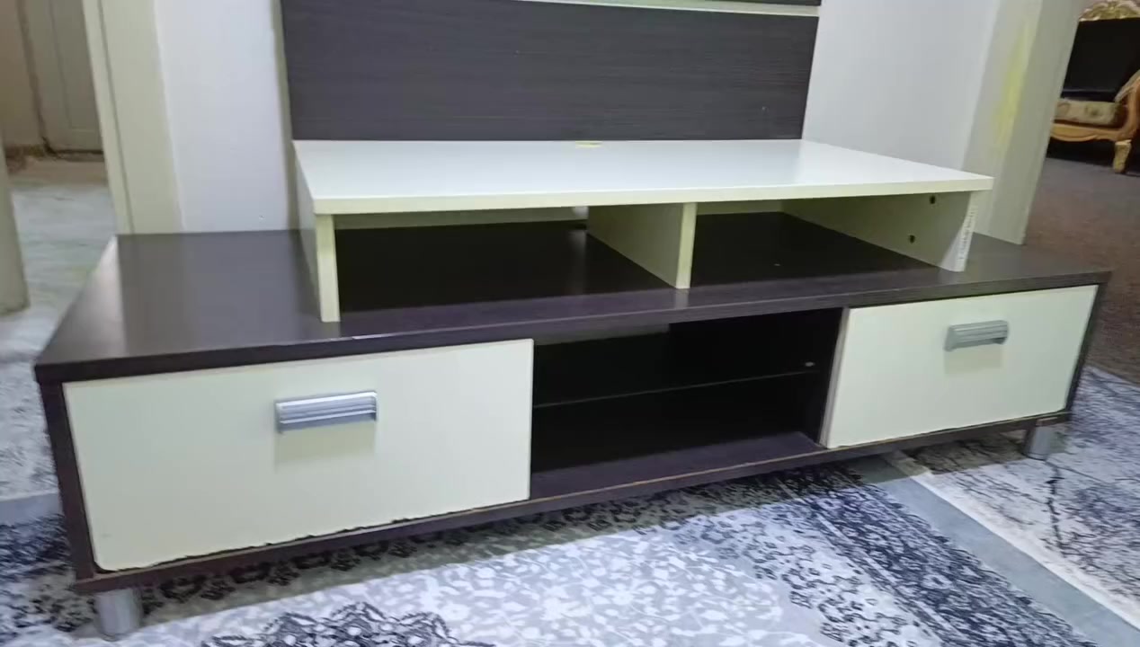 مێز تلەفزیون بو فروشتن یێ بفێت   تلەفونا  ***********
