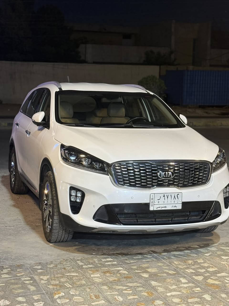 للبيع سورنتو ٢٠١٩ خليجي مكفوله عدى بارد بسيط بحافه البنيد ماشيه ١٠٨ الف كيلو السعر 246 
*********** 
المكان بغداد الشعب
