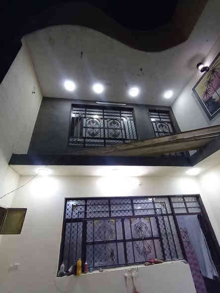 بيت للبيع في حي طارق القديم وره السيطره الثانيه خلف بيت الشيخ كاظم الصلف يبعد عن التبليط ٥٠ مترر
بيت ٢٠٠ متر طابقين وبيتونه واجهة ١٠ متر والنزال ٢٠ متر بيت كامل ٦ غرف نوم ٣ حمامات كاشي سراميك بياض صحيات كامل بيت عقد زراعي
 السعر ٧٥ مليون وبي مجال
***********
يرهم مراوس
