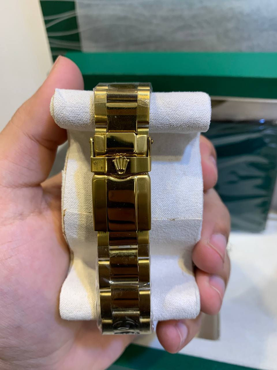 حتى اذا متشتري لايك منك دعم الي واكون ممنون الك
رولــ..يكس سبمرينر مختومة ذهب عيار 18 مختمة من كل مكان وزن ثقيل رنك دوار وعداد شهري مقاومة للماء زجاج زفير ضد الخدوش اميال وارقام لامينوس تجي مع كافة الملحقات ( علبة+ كرت ضمان لمدة سنتين+ ) مزاد يبدي من 50 اي رقم جوه 50 ممحسوب مزاد لحد 5  ينتهي
توصيل 5 لجميع محافظات العراق


**إذا كنت صاحب هذا الإعلان وتريد حذفه لأي سبب، رجاءا أرسل رسالة إلى الدعم الفني**