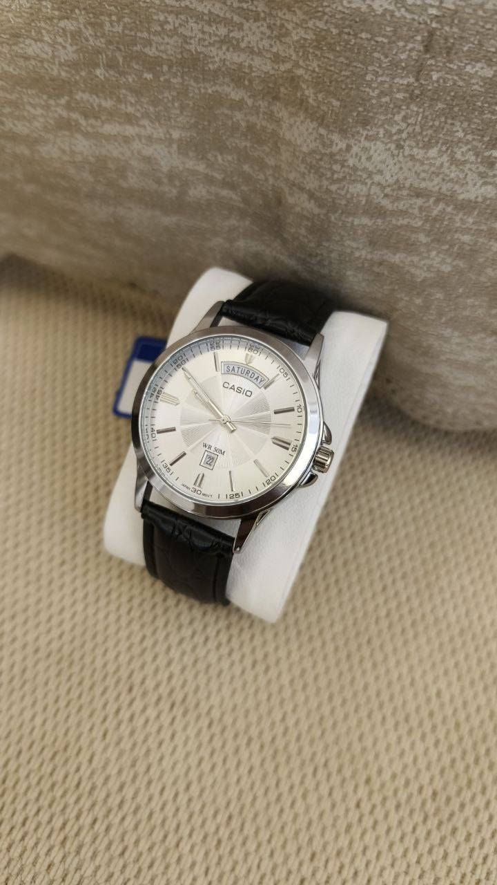 كاسيو ياباني اصلي وكالة شرط المكينه ياباني اصلي بيه ضمان سنه


**إذا كنت صاحب هذا الإعلان وتريد حذفه لأي سبب، رجاءا أرسل رسالة إلى الدعم الفني**