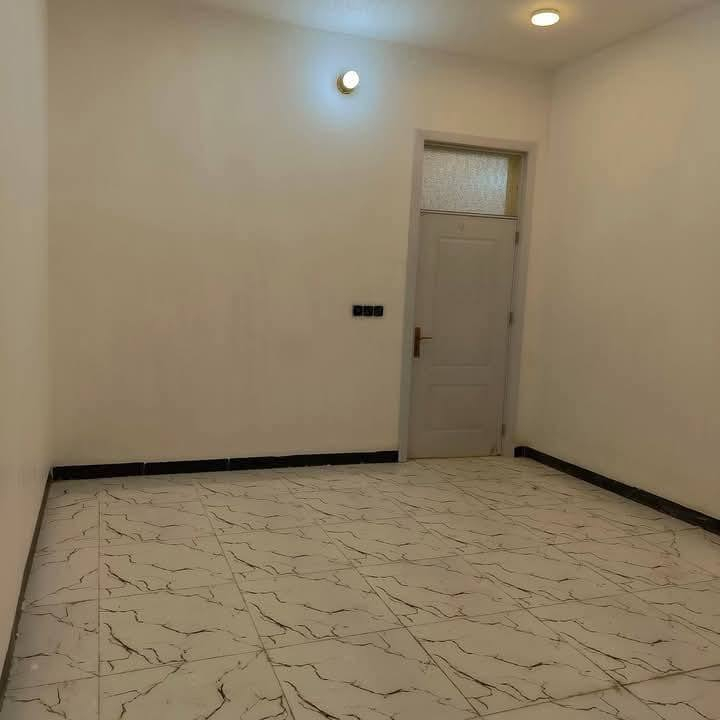 للبيع بيت 160 متر طابقين للبيع
طابو زراعي سند ٢٥
4 غرف نوم 
بناء حديث 
خدمات حكومية كاملة
طويريج الجمعية
***********
