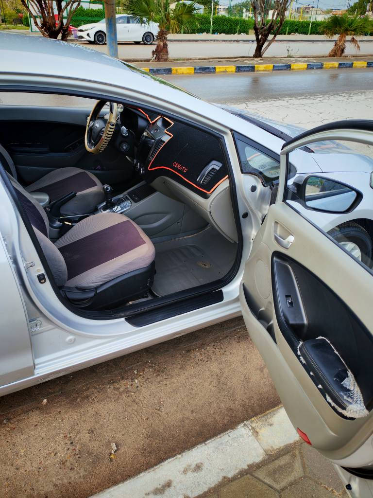 السلام عليكم 
سيراتو 2015 رقم كربلاء باسمي كفاله عامه عدى بارد موضح بالصور محرك 1600 تحكم سترين ماشيه 117 الف حقيقي كير مكينه كفاله 
السعر 118 وبيه مجال 
للاستفسار الاتصال على *********** النجف, العراق
