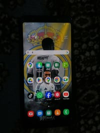 سامسونج • نضيف • شرخ بالظهر