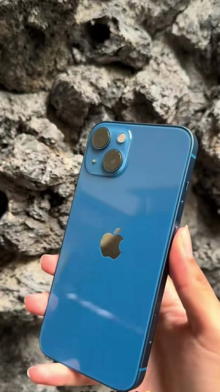 السلام عليكم ورحمة الله وبركاته
ايفون 13 عادي جهاز نضيف 
ذاكره 128 
مبدل شاشه وبطاريه فئه زينه
سعره مناسب اتصل 
***********
عنوان نجف حي القدس
