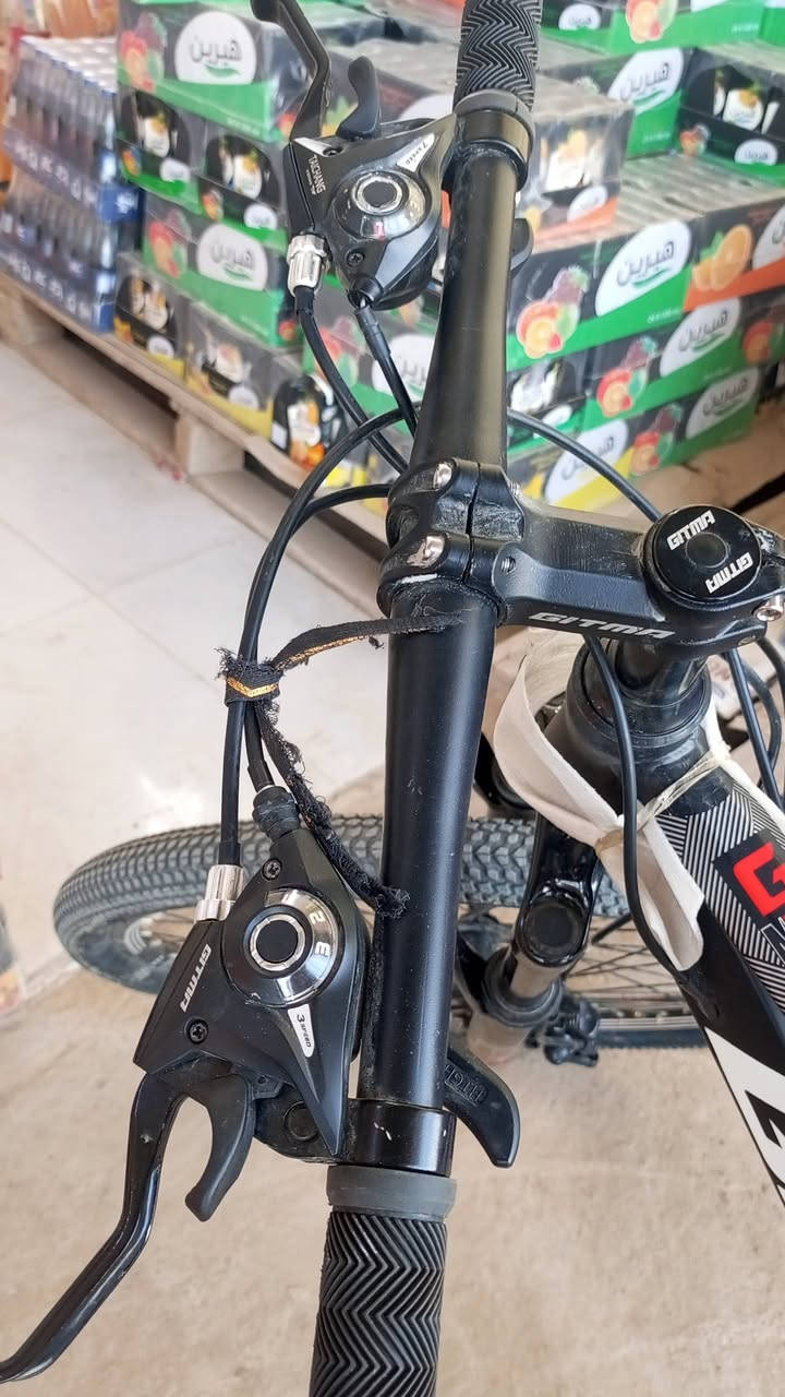 باسكل البيع جبلي الحجم الكبير
اسم الشركه MTB
نمر عدد8+بداله 
باقي الموصفات بل خاص 
السعر 175وبي مجال


**إذا كنت صاحب هذا الإعلان وتريد حذفه لأي سبب، رجاءا أرسل رسالة إلى الدعم الفني**