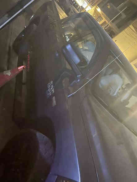 السلام عليكم 
رام كلاسك ٢٠٢٣ 

وارد امريكي حادث امامي خفيف بدون قطرة صبغ فقط بارد PDR وصور الحادث موجودة 

ماشية من امريكا ٤٥ الف هنا ماشية ٥ آلاف فقط سيارة جدا نظيفة 

سنوية جديدة 

كير ومحرك مكفول بشرط 

الإضافات /

غطاء بدي ألمنيوم 

ترفيع السيارة ٢.٥ إنش 

تغليف داخلي للارضية 

منظومة زنون عالي وناصي 

هوك خلفي 

اطارات نصف جبلي جدا نظيف وويل اسود
دوسات جانبية 
دسكات جديدة 

سيارة استخدام شخصي 

مكاني بغداد 

سعر ٢٥٠ مجال قليل

***********
