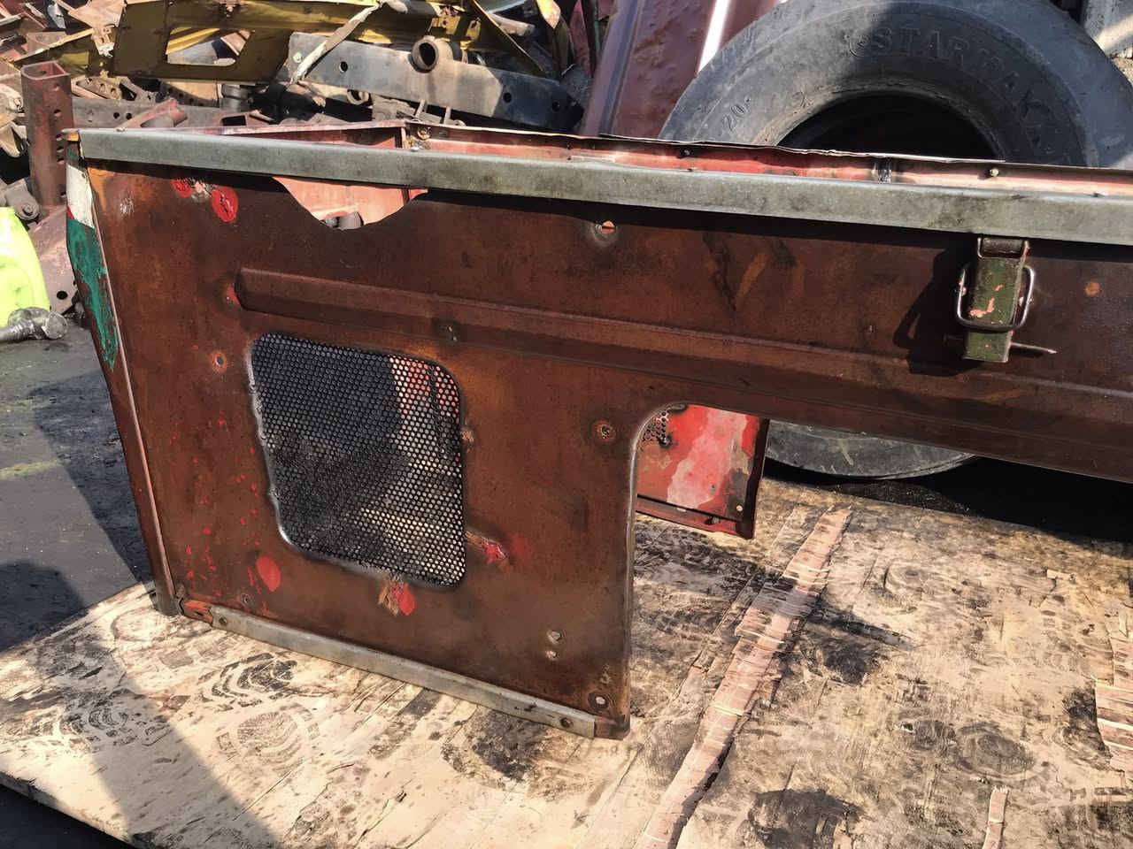 سلام عليكم للبيع كشر عنتر موديل 85
سعر 120 الف بدون بنيد 
***********
***********
