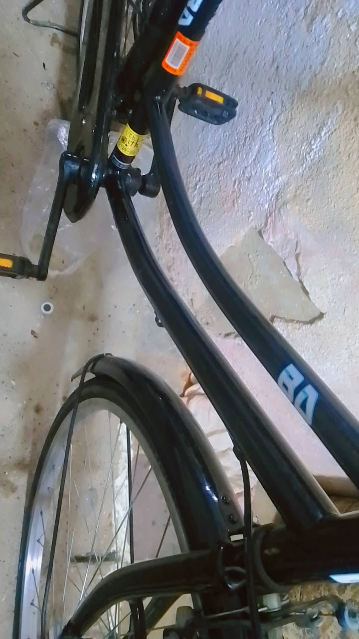 *********** بايسكل حجم 26 موديل 18 السعر 140 هو واغراضه
