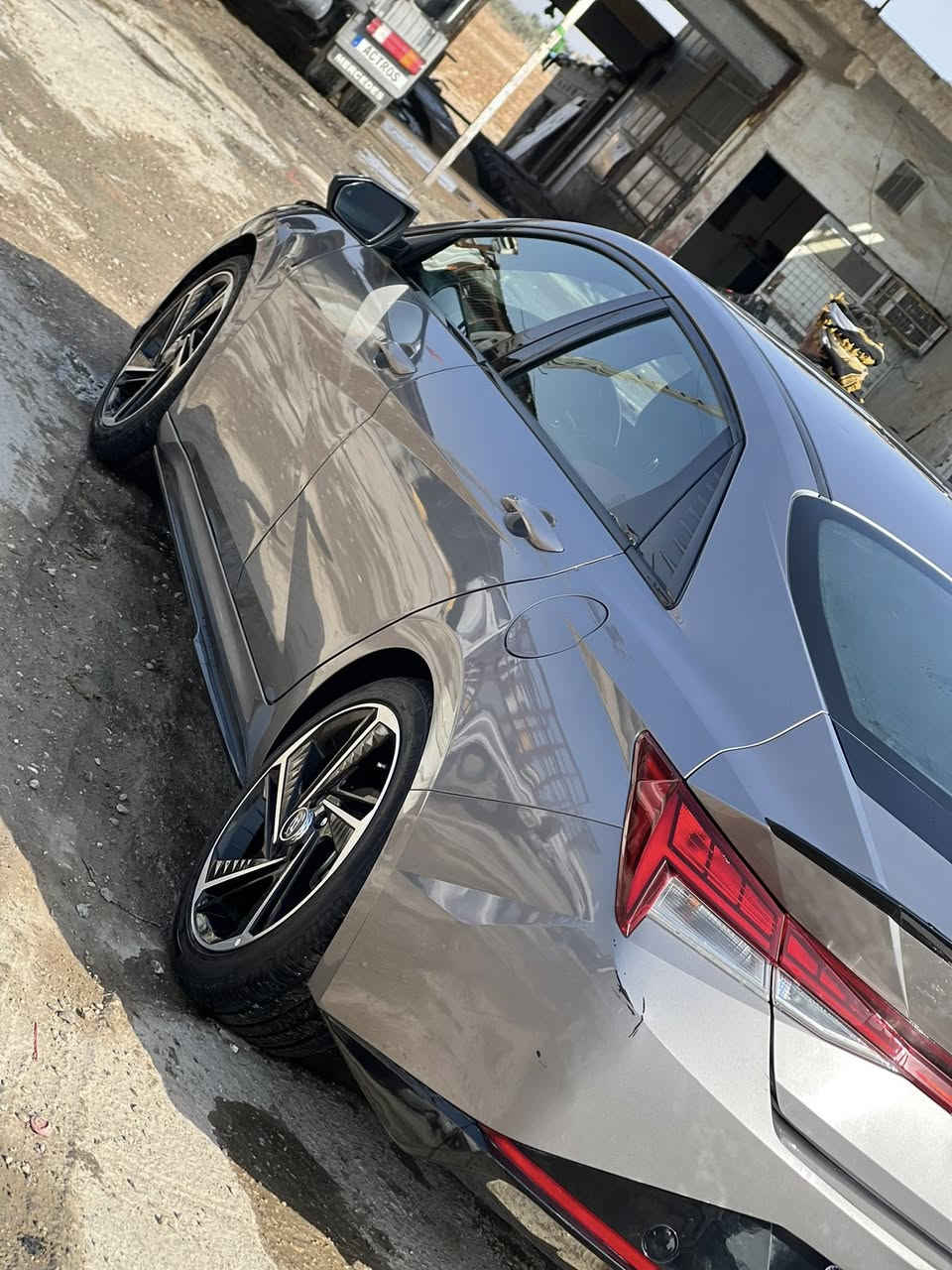 🚗 للبيع النترا 2023 – N Line – وارد أمريكي – فل مواصفات 🇺🇸🔥
اللي يعرف بالـ N Line يعرف شكد مميزة لا تضيعها من إيدك 🔥

✨ المواصفات:
🔹 فئة N Line الرياضية
🔹 محرك تيربو قوي وأداء عالي
🔹 ناقل حركة أوتوماتيك رياضي
🔹 فتحة سقف
🔹 شاشة كبيرة 
‏🔹 Apple CarPlay & Android Auto
🔹 كاميرا خلفية + حساسات أمامية وخلفية
🔹 نظام دخول وتشغيل ذكي (بصمة)
🔹 مقاعد رياضية جلد مع تطريز N Line
🔹 تحكم بالمقود + مثبت سرعة
🔹 إضاءة LED أمامية وخلفية
🔹 جنوط رياضية أصلية

📍 الوارد: أمريكي
📅 الموديل: 2023
🎨 اللون: فيلي 
🔧 السيارة نظيفة وجاهزة للاستخدام اليومي بدون أي صرف
📞 للاستفسار: اتصال او واتساب 
***********

سيارة رياضية، عملية، واقتصادية بنفس الوقت… ما تحتاج أي تعريف 👌
 فرصة مميزة لعشّاق الشكل الرياضي والأداء القوي 💪سيارة تجمع بين الفخامة والطابع الشبابي الرياضي
